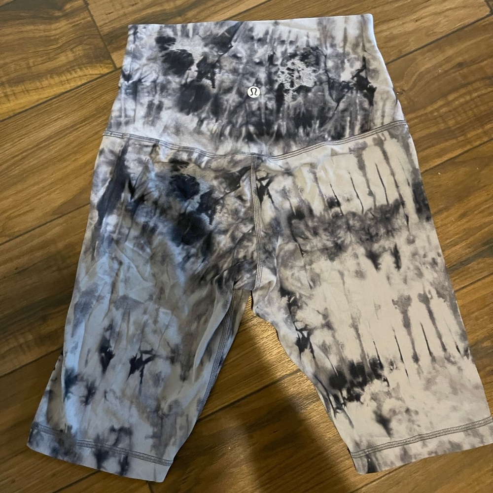 Lululemon align Grey biker shorts